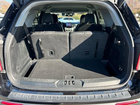 Used 2022 Ford Explorer XLT w/ Equipment Group 202A image 23