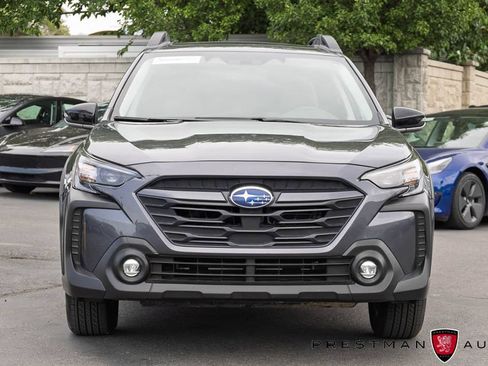 Used 2025 Subaru Outback Premium AWD/4WD image 11