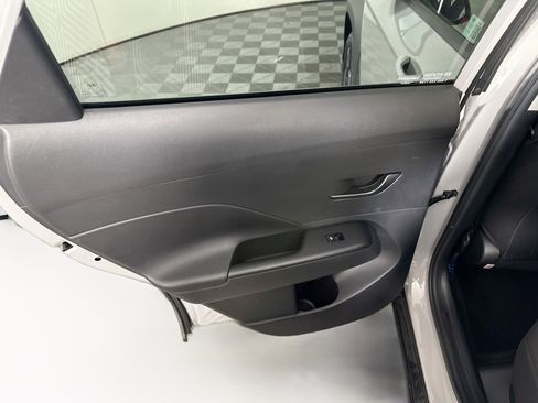 Used 2025 Hyundai Kona SEL AWD/4WD image 25