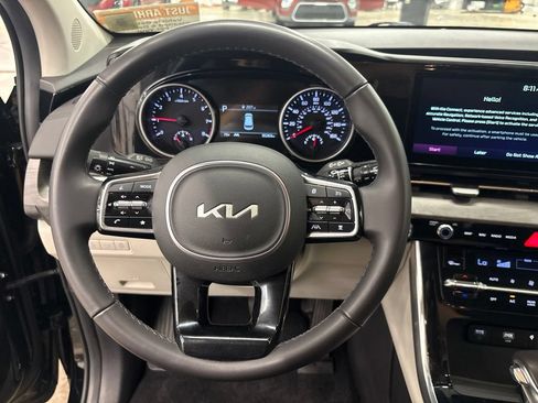 Certified 2024 Kia Carnival EX FWD image 7