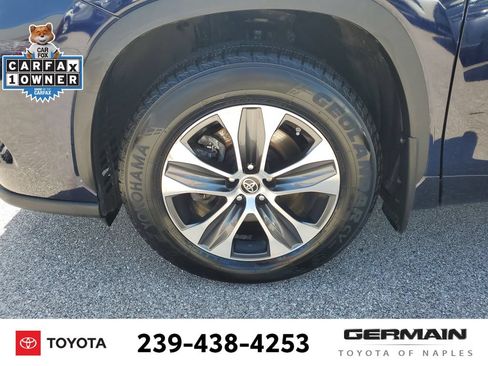 Used 2022 Toyota Highlander XLE AWD/4WD image 14