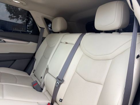 Used 2022 Cadillac XT5 Premium Luxury w/ Technology Package AWD/4WD image 27