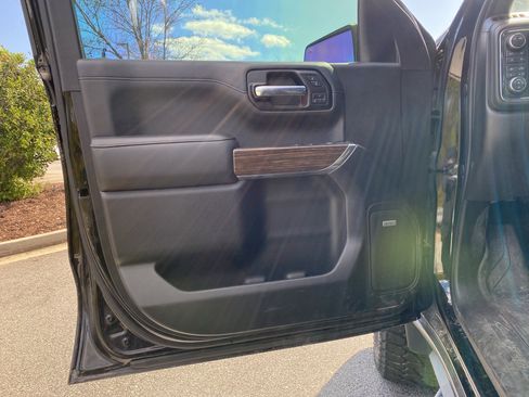 Used 2020 Chevrolet Silverado 1500 High Country w/ Technology Package image 22