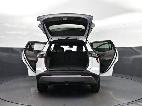 New 2026 Chevrolet Equinox LT w/ Convenience Package II FWD image 52