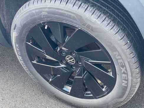 Certified 2025 Volkswagen Atlas SE w/ Black Wheel Package image 34