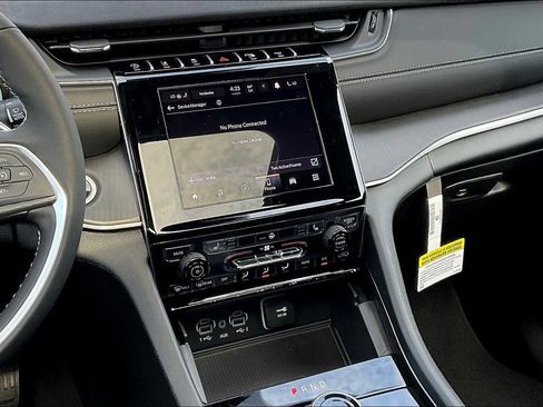 New 2025 Jeep Grand Cherokee Laredo X w/ Luxury Tech Group I image 6