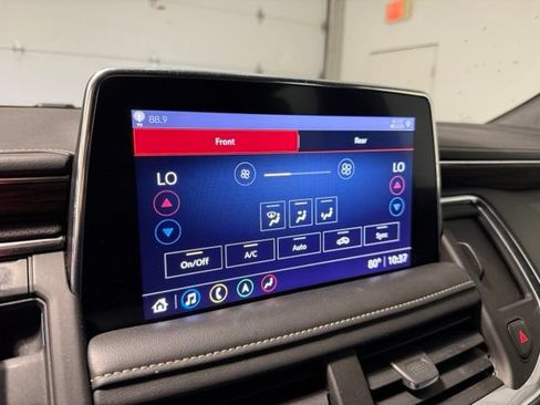 Used 2021 Chevrolet Tahoe Premier w/ Premium Package AWD/4WD image 19