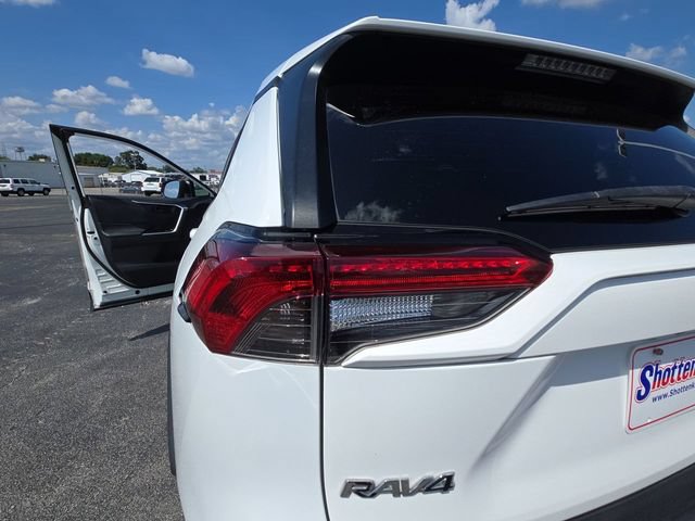 Used 2019 Toyota RAV4 LE FWD image 25