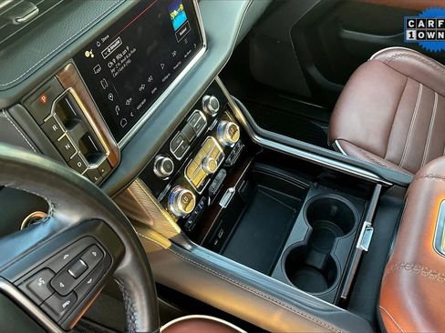 Used 2023 GMC Yukon Denali Ultimate image 17