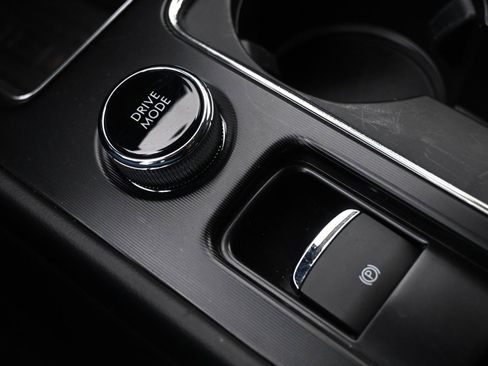 New 2025 Lincoln Corsair AWD w/ Equipment Group 101A image 33