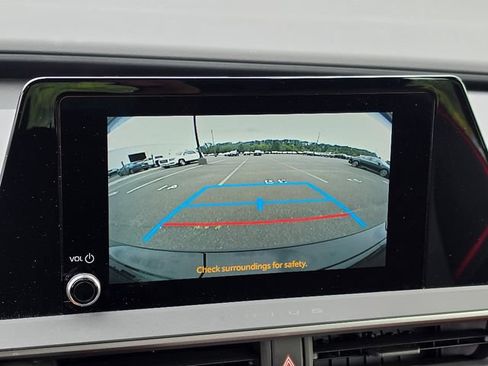 Used 2024 Toyota Prius Prime FWD image 31