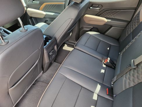 Used 2025 GMC Canyon Denali AWD/4WD image 24