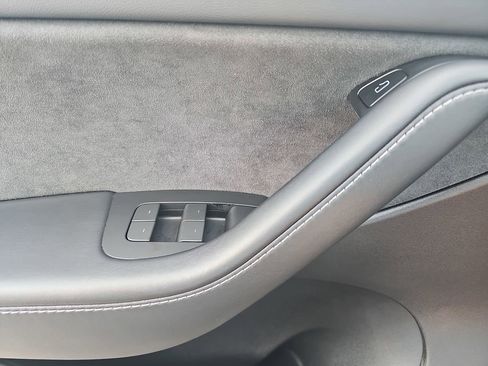 Used 2022 Tesla Model Y Performance AWD/4WD image 33
