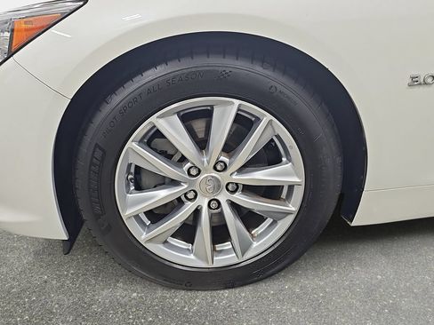 Used 2016 INFINITI Q50 3.0t Premium w/ 3.0T Premium Plus Package AWD/4WD image 34