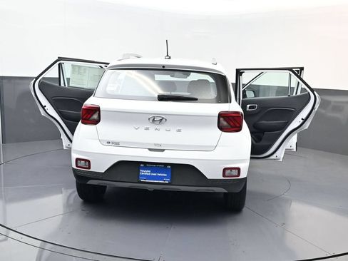 Certified 2026 Hyundai Venue SEL FWD image 31