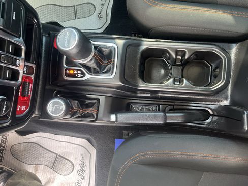 Used 2021 Jeep Gladiator Mojave w/ Cold Weather Group AWD/4WD image 31
