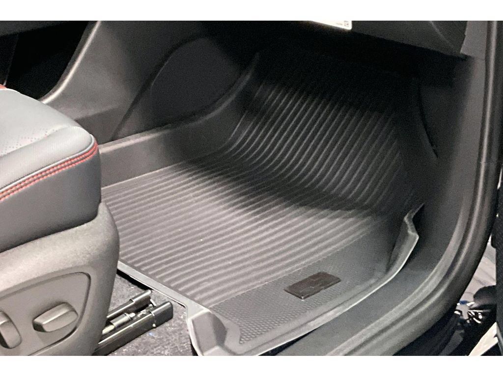 New 2026 Chevrolet Traverse RS w/ LPO, Floor Liner Package FWD image 51