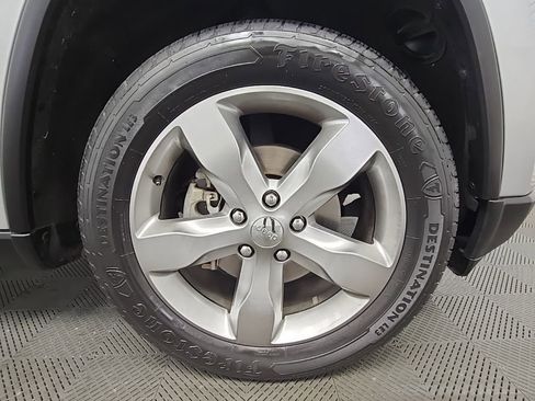 Used 2011 Jeep Grand Cherokee Limited w/ Luxury Group II image 45