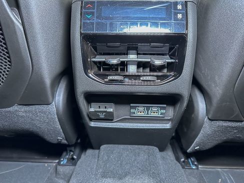 New 2025 Jeep Grand Cherokee L Altitude image 25