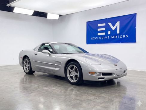 Used 1999 Chevrolet Corvette Coupe RWD image 1