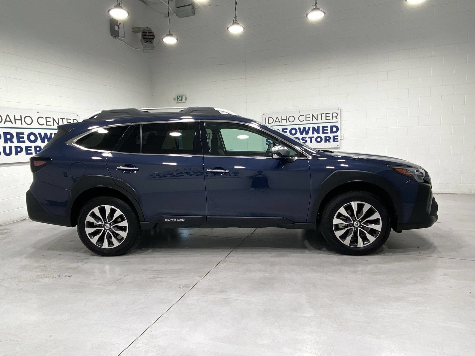 Used 2023 Subaru Outback Touring AWD/4WD image 9