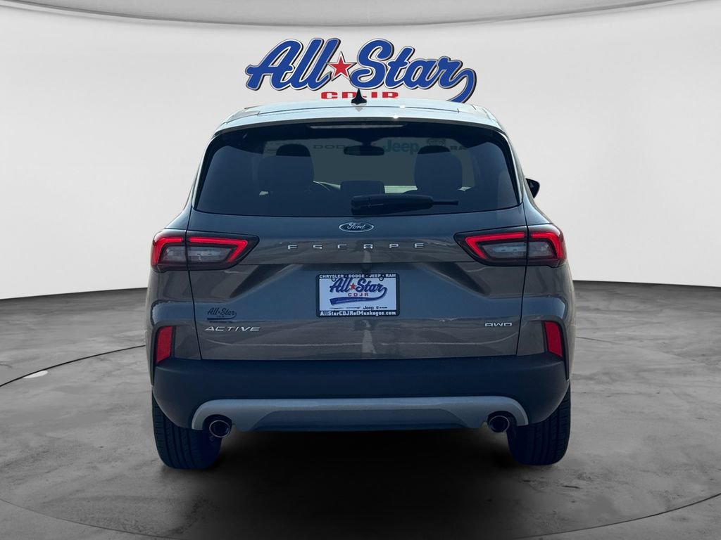 Used 2025 Ford Escape Active AWD/4WD image 6