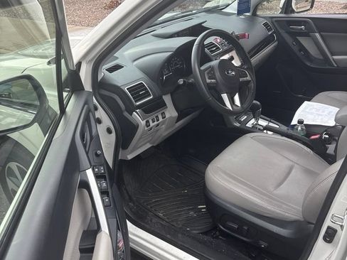 Used 2018 Subaru Forester 2.5i Limited AWD/4WD image 3