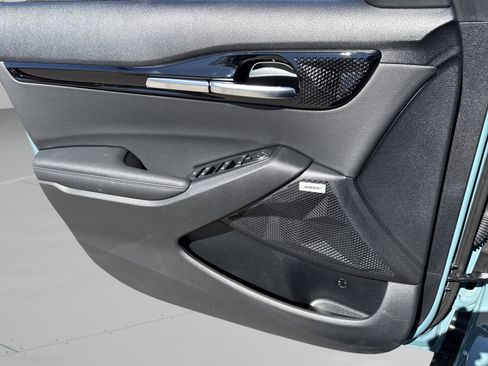 New 2026 Kia Seltos SX image 17