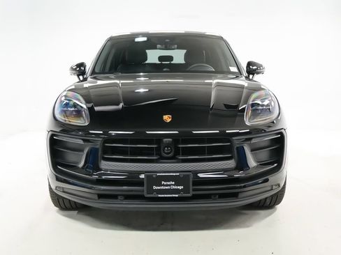 Certified 2026 Porsche Macan AWD/4WD image 6