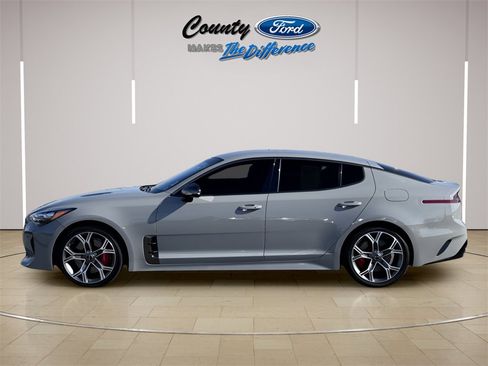 Used 2021 Kia Stinger GT image 23