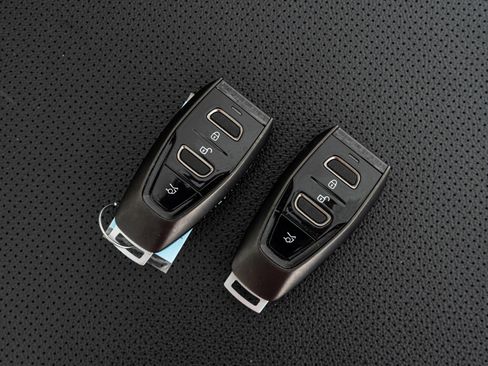 Used 2024 Aston Martin DB12 Volante -Carbon Fiber Bucket S image 21