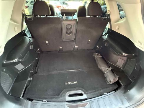 Used 2017 Nissan Rogue SV FWD image 68