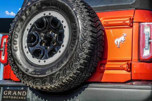 Used 2023 Ford Bronco Badlands w/ Sasquatch Package AWD/4WD image 39