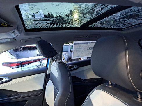 New 2025 Volkswagen Taos SEL image 8