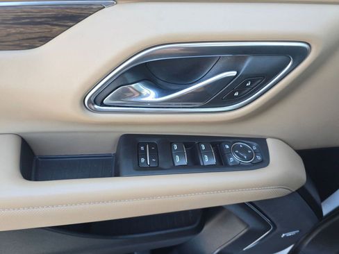 Used 2021 Chevrolet Suburban Premier w/ Premium Package image 21