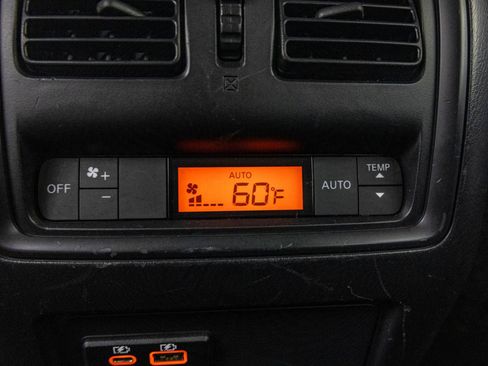 Used 2020 Nissan Pathfinder SV FWD image 38
