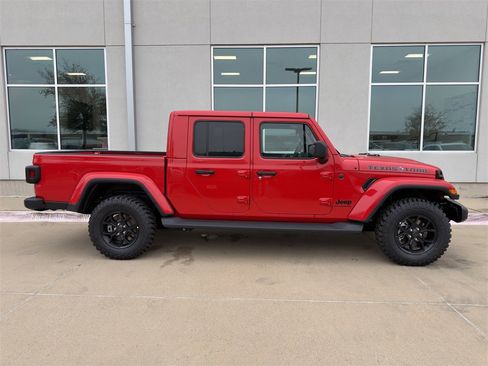 New 2025 Jeep Gladiator Sport image 4