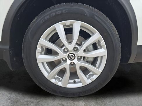 Used 2022 Nissan Rogue Sport S image 37