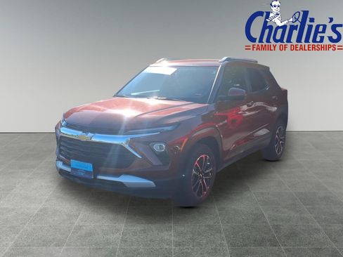 Used 2025 Chevrolet TrailBlazer LT AWD/4WD image 1