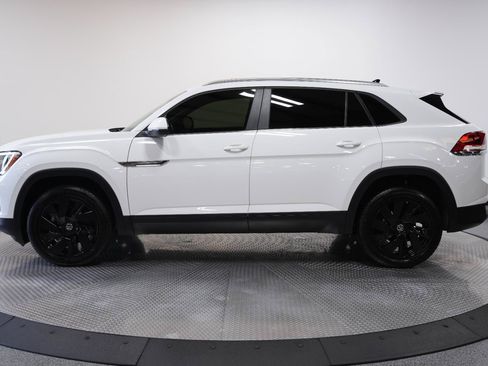Used 2024 Volkswagen Atlas Cross Sport SE AWD/4WD image 5