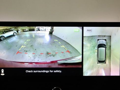 New 2025 Mitsubishi Outlander SE image 11