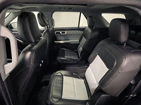 Used 2022 Ford Explorer XLT w/ Equipment Group 202A image 23