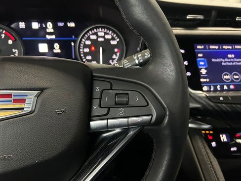 Used 2024 Cadillac XT6 Premium Luxury w/ Technology Package image 18