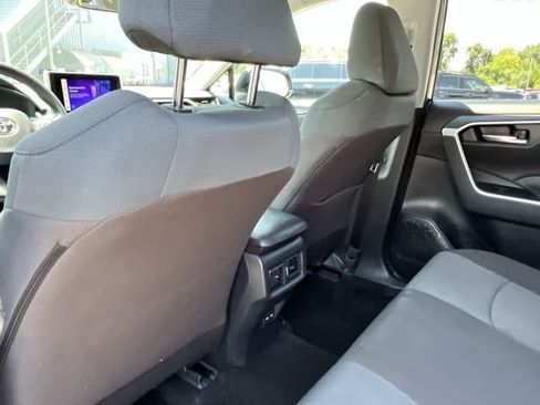 Used 2025 Toyota RAV4 XLE FWD image 23