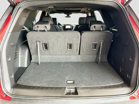 Used 2023 Chevrolet Traverse RS image 28