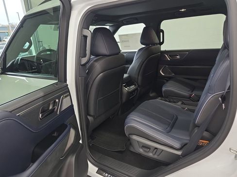 New 2026 INFINITI QX80 4WD w/ Sport Exterior Package image 21