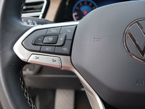 Used 2024 Volkswagen Atlas SE image 41