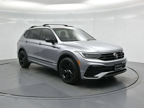 Used 2023 Volkswagen Tiguan SE R-Line FWD image 54