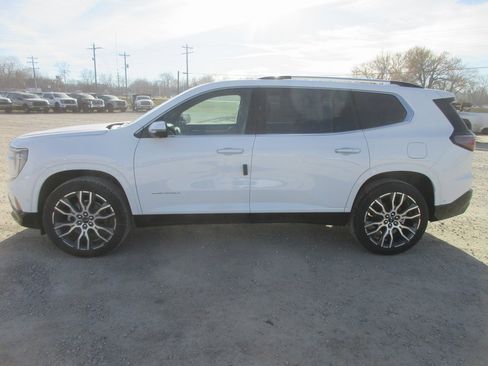 New 2026 GMC Acadia Denali Ultimate image 9