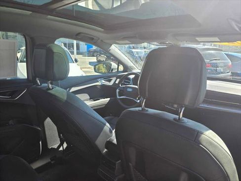 Used 2024 Audi Q4 e-tron Premium Plus image 16